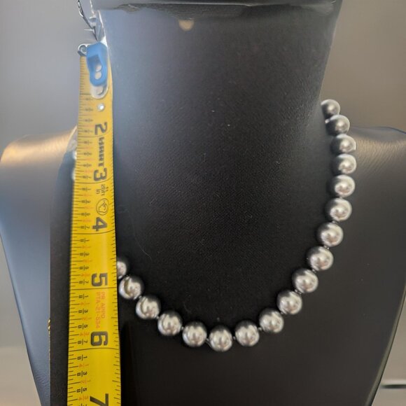Contemporary Style Vintage Lobster Claw Metallic Pearl Necklace - Picture 2 of 4